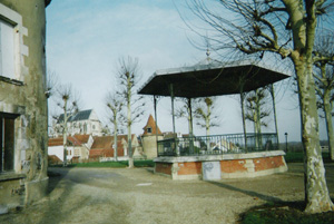 St Florentin's bandstand © Francis Marquet